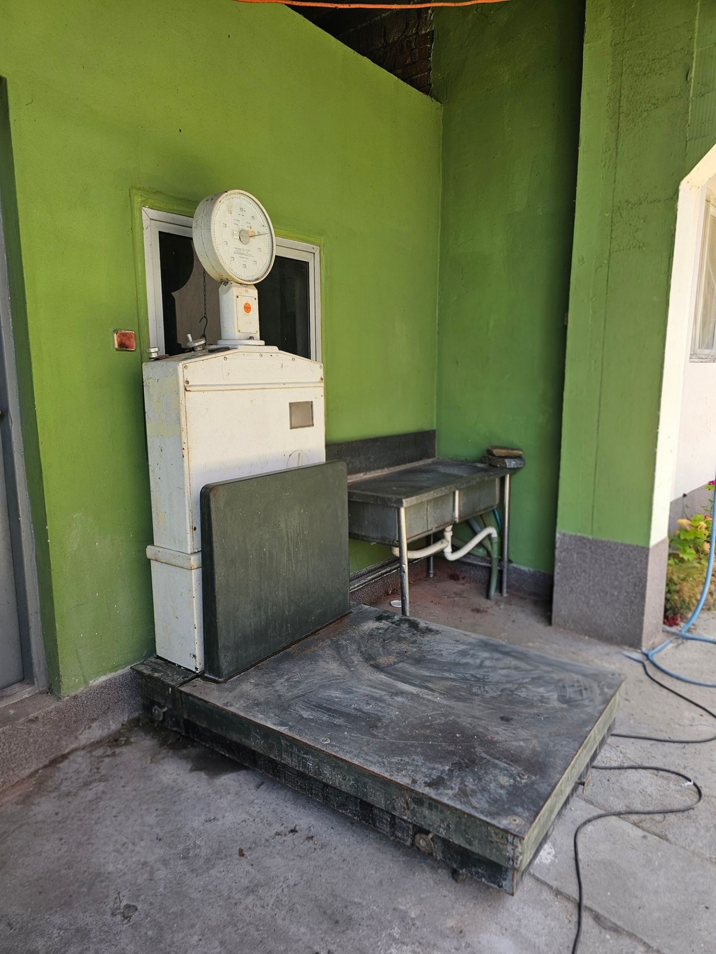 Mechanical Platform Scale 700 kg (Floor Type, Dial Head)